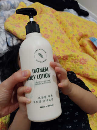 (주)에네스티 내추럴 촉촉  오트밀 바디로션 500ml — 5점을 준 리뷰어가 2019년 12월 올린 사용 사진