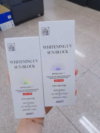 지고트 화이트닝 유브이 썬블럭 크림 70ml,1+1 — 5점을 준 리뷰어가 2019년 5월 올린 사용 사진