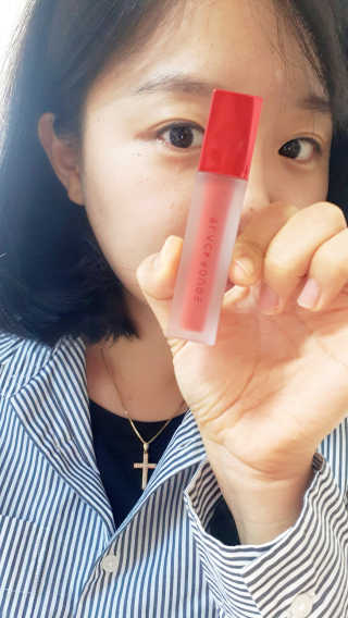 [블랙루즈] 에어 핏 벨벳틴트 시즌1 7종 중 택1+랜덤1 — 5점을 준 리뷰어가 2018년 10월 올린 사용 사진