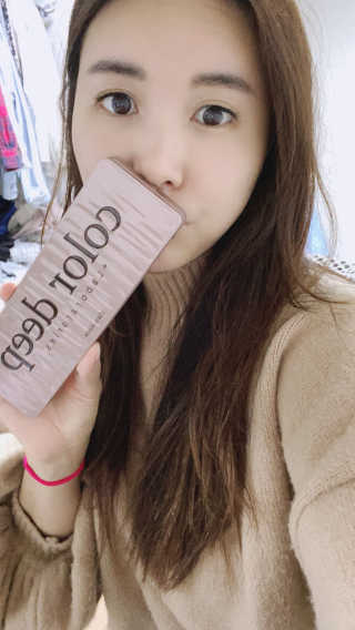 컬러딥 12색 글램샤인 아이섀도우 팔레트 — 5점을 준 리뷰어가 2020년 1월 올린 사용 사진