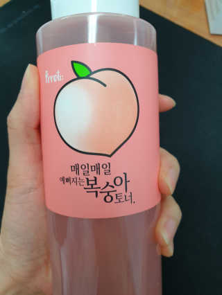 프레티 복숭아 토너 + 소프트 엠보 코튼 화장솜 — 4점을 준 리뷰어가 2019년 4월 올린 사용 사진
