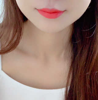 지고트 로맨틱 키스 립스틱 — 5점을 준 리뷰어가 2019년 6월 올린 사용 사진