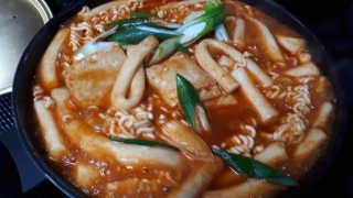 두번째 국떡 국가대표 떡볶이 1팩 + 영미칩 2봉 증정 — 5점을 준 리뷰어가 2019년 2월 올린 사용 사진