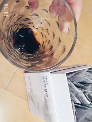 [하우투잇] 뤼에르 쿠르브 블랙 10ml x 30포 총 300ml — 5점을 준 리뷰어가 2020년 3월 올린 사용 사진