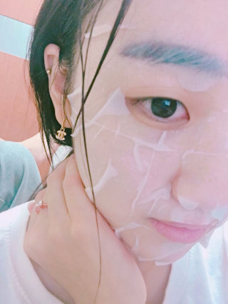 더블유랩 물광 마스크팩, 꿀광 마스크팩, 계란 마스크팩 — 4.5점을 준 리뷰어가 2016년 8월 올린 사용 사진