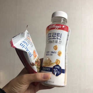 켈로그 프로틴바 멀티팩+프로틴 그래놀라 쉐이크 2종 — 4점을 준 리뷰어가 2020년 1월 올린 사용 사진