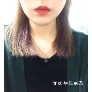 라네베 로즈 벨벳 립스틱 — 4점을 준 리뷰어가 2018년 2월 올린 사용 사진
