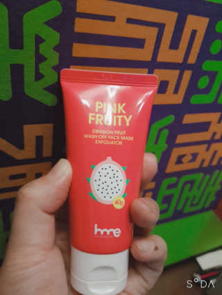 하프 문 아이즈 [하프문아이즈]용과팩 핑크 프루티 튜브형 40g — 5점을 준 리뷰어가 2019년 12월 올린 사용 사진