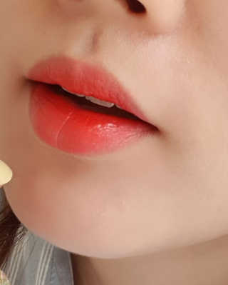 우드버리 울트라 에이치디 스무디 벨벳 틴트 — 5점을 준 리뷰어가 2019년 6월 올린 사용 사진