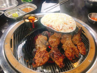 [두툼갈비] 두툼갈비 2인분 + 매콤치즈버섯 set — 4점을 준 리뷰어가 2018년 9월 올린 사용 사진