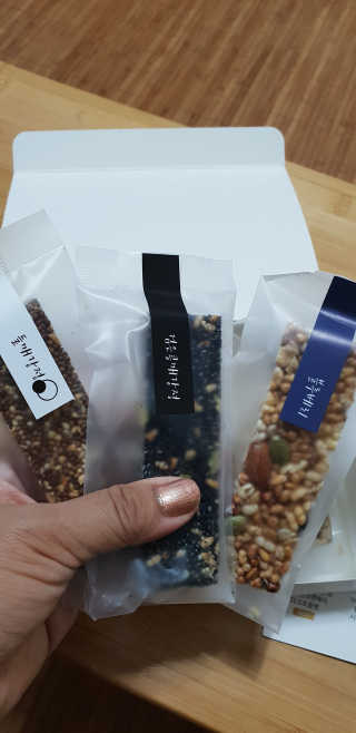 넛쯔공방 넛쯔 무설탕 수제견과류바 — 5점을 준 리뷰어가 2018년 9월 올린 사용 사진