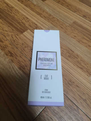 레드컨테이너 페로몬향 퍼퓸 바디미스트 80ml — 5점을 준 리뷰어가 2020년 1월 올린 사용 사진