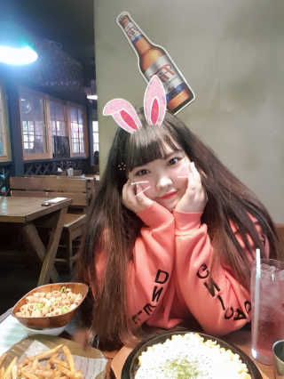 [블랙루즈] 펄블리 아이 글리터 2종 — 5점을 준 리뷰어가 2019년 1월 올린 사용 사진