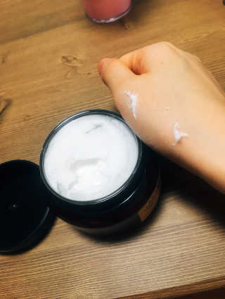 아미니 울트라 시어버터 바디크림 — 3.5점을 준 리뷰어가 2019년 3월 올린 사용 사진