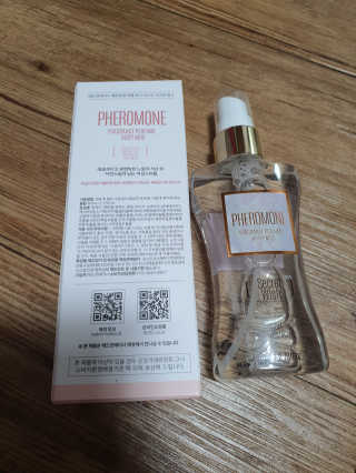 레드컨테이너 페로몬향 퍼퓸 바디미스트 80ml — 5점을 준 리뷰어가 2020년 1월 올린 사용 사진