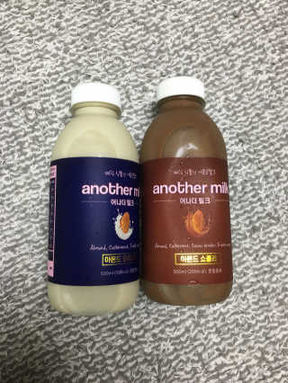 식사대용 아몬드밀크 어나더밀크 500ml X 2병 — 4.83점을 준 리뷰어가 2018년 8월 올린 사용 사진