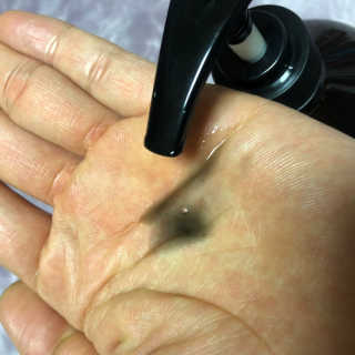 the naked object [탈모볼륨샴푸] 디블랙 팩 샴푸 — 4.5점을 준 리뷰어가 2019년 12월 올린 사용 사진