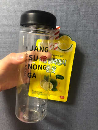 장수농가 리얼깔라만시 원샷 50ml 10팩+보틀 — 3.5점을 준 리뷰어가 2019년 5월 올린 사용 사진