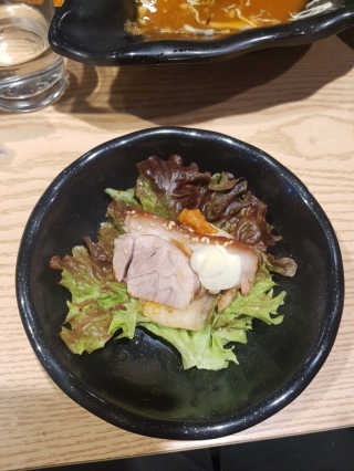 [하영족발과보쌈 강서구청점] 족발中 2인세트 — 5점을 준 리뷰어가 2019년 3월 올린 사용 사진