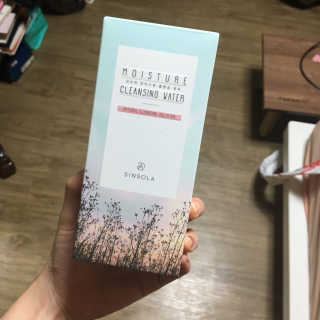 신소라 코스메틱 SINSOLA COSMETIC 신소라 모이스춰 클렌징 워터 — 4.83점을 준 리뷰어가 2017년 11월 올린 사용 사진