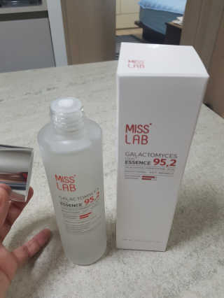 (주)에네스티 미스랩 갈락토미세스 클리어 플러스 에센스 — 4점을 준 리뷰어가 2019년 10월 올린 사용 사진