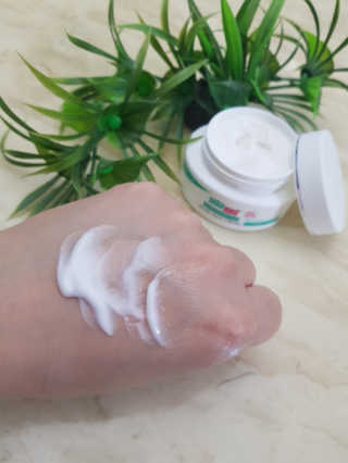세바메드 우레아 수분폭탄크림 50ml — 5점을 준 리뷰어가 2019년 10월 올린 사용 사진
