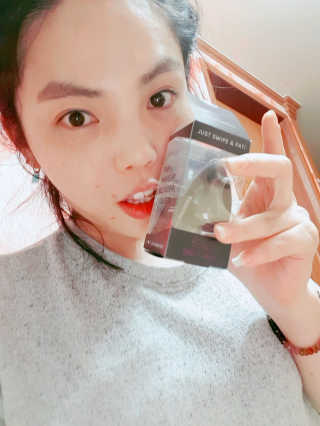 해외열풍 멀티 메이크업 실리콘퍼프 이비블렌더 — 5점을 준 리뷰어가 2018년 7월 올린 사용 사진