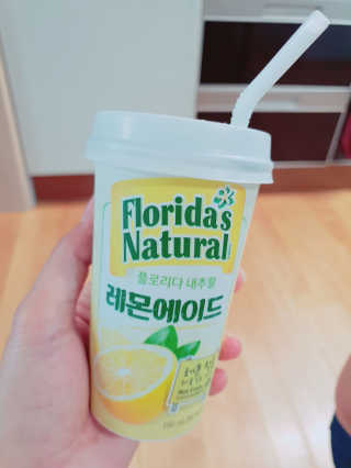플로리다 내추럴 플로리다내추럴 레몬에이드  2종 — 5점을 준 리뷰어가 2018년 7월 올린 사용 사진