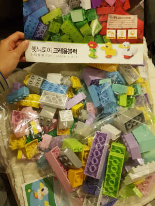 햇님토이 크레용 블럭, 비비드 파스텔 색상 150PCS — 4점을 준 리뷰어가 2018년 10월 올린 사용 사진