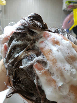 달리프 클로렐라 베러 루트 릴렉싱 샴푸 500ml — 5점을 준 리뷰어가 2019년 5월 올린 사용 사진