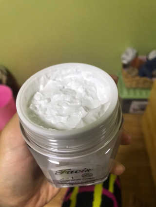 파시스 올인원 진주 화이트닝 크림 100ml — 3점을 준 리뷰어가 2019년 6월 올린 사용 사진