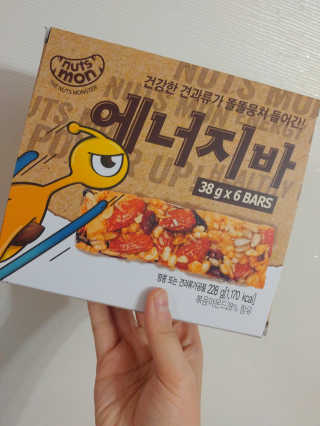 견과가 똘똘 뭉쳐들어간 넛츠몬 에너지바 1BOX 6개입 — 4.83점을 준 리뷰어가 2018년 1월 올린 사용 사진