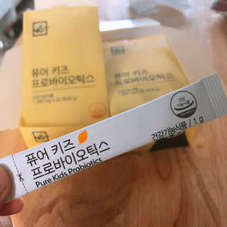 네츄럴굿띵스 퓨어 키즈 프로바이오틱스 60포 — 5점을 준 리뷰어가 2019년 6월 올린 사용 사진