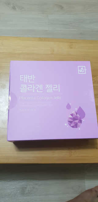네츄럴굿띵스 태반 콜라겐 젤리 15포 — 5점을 준 리뷰어가 2018년 11월 올린 사용 사진