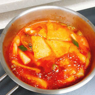 두번째 국떡 국가대표 떡볶이 1팩 + 영미칩 2봉 증정 — 4점을 준 리뷰어가 2019년 2월 올린 사용 사진