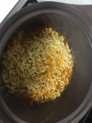 라면 그대로가 제일 맛있는 더엄마라면 — 5점을 준 리뷰어가 2019년 9월 올린 사용 사진
