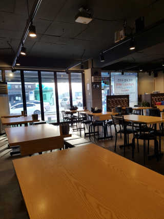 [하영족발과보쌈 강서구청점] 족발中 2인세트 — 5점을 준 리뷰어가 2019년 3월 올린 사용 사진