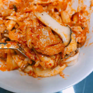 뜰아채유통 춘천닭갈비덮밥소스와 머쉬마루 버섯 — 4점을 준 리뷰어가 2018년 12월 올린 사용 사진