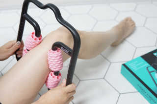 뭅뭅 바디핏레그롤러 종아리 허벅지 하체 마사지기 — 5점을 준 리뷰어가 2019년 11월 올린 사용 사진
