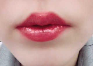 터치인솔 메탈리스트 리퀴드 포일 립스틱 5종 — 4점을 준 리뷰어가 2018년 3월 올린 사용 사진