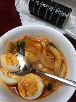 잠실맛집,홍코너떡볶이가우리집에[옛날맛,짜장맛옵션] — 5점을 준 리뷰어가 2019년 12월 올린 사용 사진