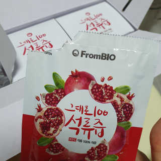 프롬바이오 오직 석류만 [그대로100 석류즙] 하루 1포로 건강하게 — 5점을 준 리뷰어가 2019년 10월 올린 사용 사진