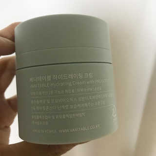 베니테이블 [바르는 유산균] 하이드레이팅 크림 — 5점을 준 리뷰어가 2020년 3월 올린 사용 사진