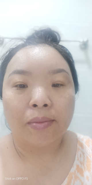 엘리자베카위치피기헬포어블랙솔루션버블세럼마스크팩 — 5점을 준 리뷰어가 2019년 6월 올린 사용 사진