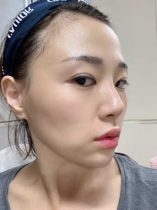 니텔라 바이탈 클라우드 에센스 — 5점을 준 리뷰어가 2019년 11월 올린 사용 사진