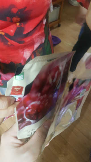 [하이헬스] 정말 진하고 맛있는 유기농 석류즙 30포 — 5점을 준 리뷰어가 2019년 11월 올린 사용 사진