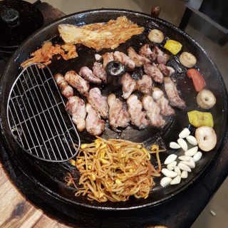 [화덕고깃간 마곡발산점] 화덕삼겹살2인분 — 4.5점을 준 리뷰어가 2018년 12월 올린 사용 사진