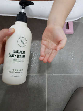 (주)에네스티 내추럴 촉촉  오트밀 바디워시 500ml — 4점을 준 리뷰어가 2020년 3월 올린 사용 사진
