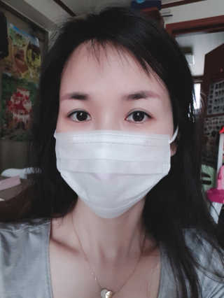 네온마켓 청정일기 개별포장 일회용마스크 화이트 — 5점을 준 리뷰어가 2019년 2월 올린 사용 사진