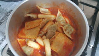 두번째 국떡 국가대표 떡볶이 1팩 + 영미칩 2봉 증정 — 5점을 준 리뷰어가 2019년 2월 올린 사용 사진